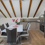 Pet Friendly In Zatoglav Razanj