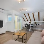 Pet Friendly In Zatoglav Holiday home Razanj