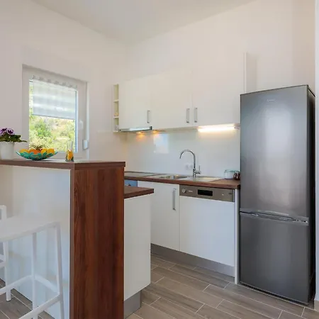 5 Bedroom Stunning In Zatoglav Holiday home *