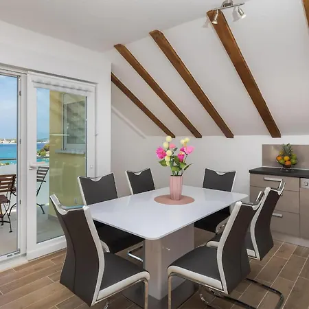 5 Bedroom Stunning In Zatoglav *