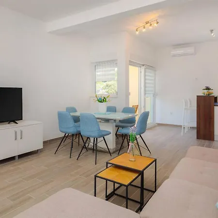 5 Bedroom Stunning In Zatoglav