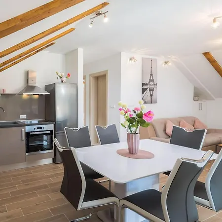 5 Bedroom Stunning In Zatoglav Holiday home *