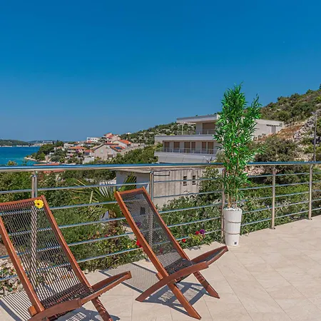 5 Bedroom Stunning In Zatoglav Holiday home *