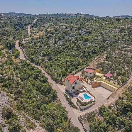 5 Bedroom Stunning In Zatoglav *