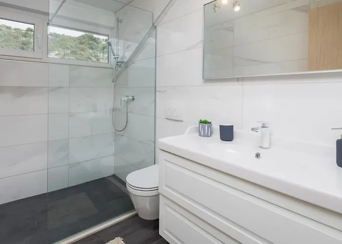 5 Bedroom Stunning In Zatoglav Nyaraló *