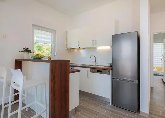 5 Bedroom Stunning In Zatoglav Nyaraló *