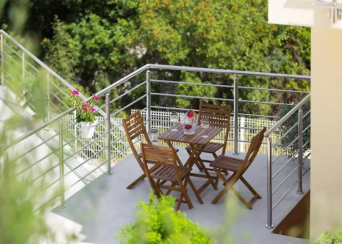 5 Bedroom Stunning In Zatoglav Ražanj