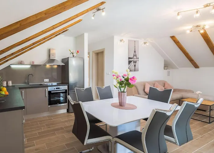 5 Bedroom Stunning In Zatoglav Nyaraló *